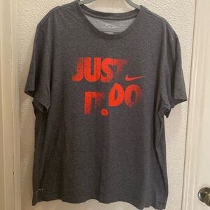 Nike shirt size XL